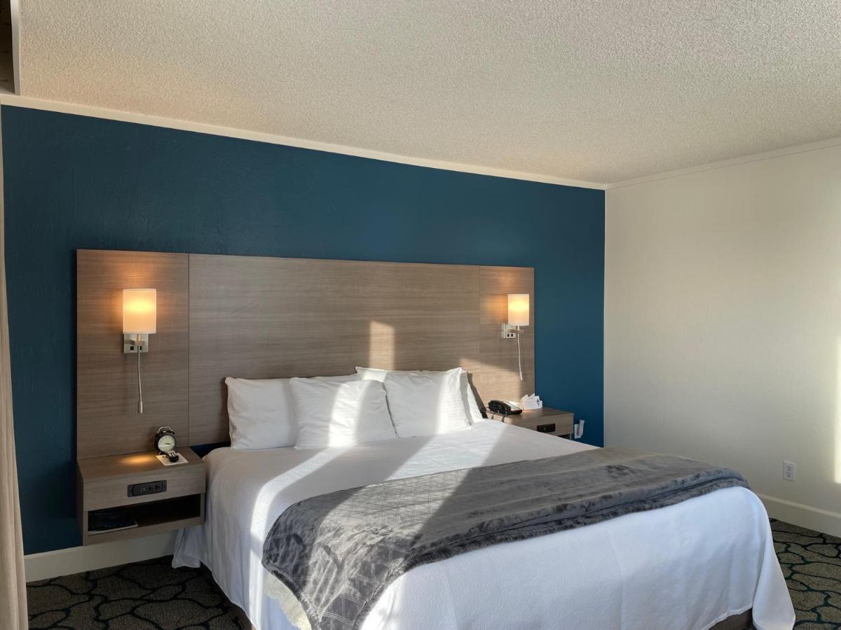 Crown Motel Кингс Бийч Екстериор снимка